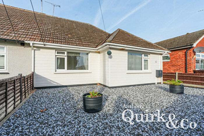 2 Bedroom Semi-Detached Bungalow For Sale In Sydervelt Road, Canvey Island, SS8