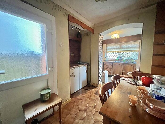 3 Bedroom End Of Terrace House For Sale In Kingstanding Road, Kingstanding, Birmingham, B44
