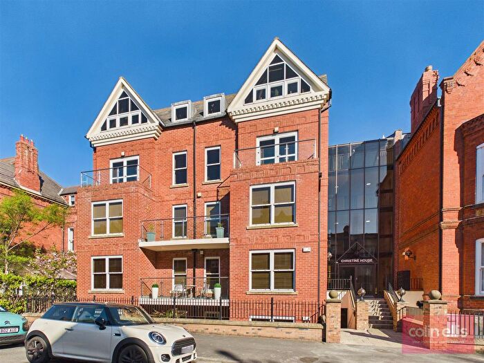 2 Bedroom Flat For Sale In Avenue Victoria, Scarborough, YO11