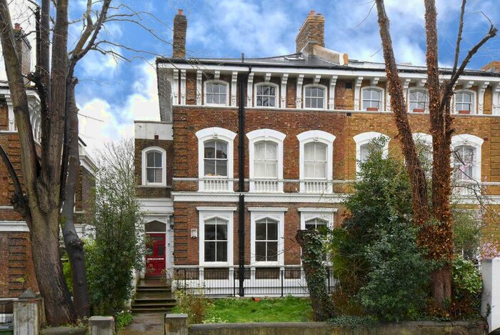2 Bedroom Flat To Rent In Victoria Way, Charlton, SE7
