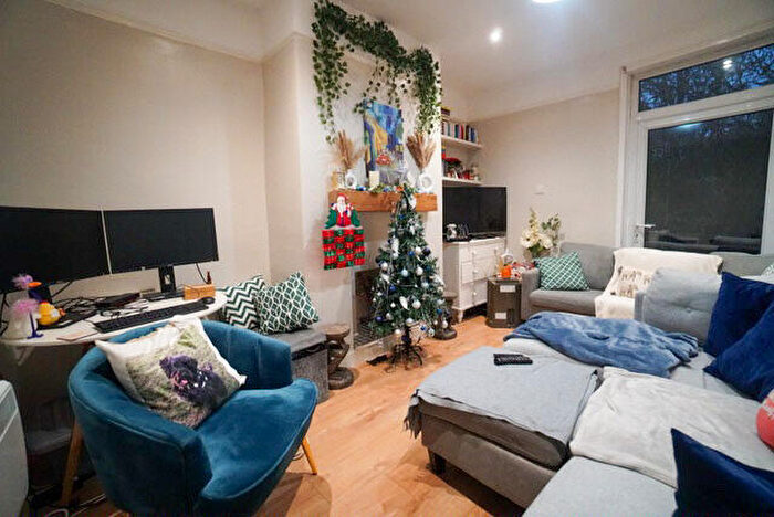 1 Bedroom Flat To Rent In Sydney Road, Chester, Cheshire, CH1