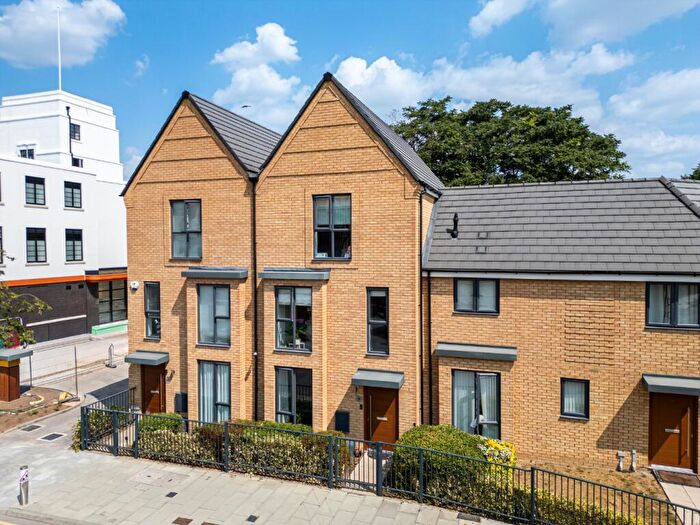 4 Bedroom Terraced House For Sale In Crete Hall Road, Northfleet, Gravesend, Kent, DA11