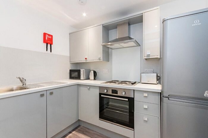 2 Bedroom Flat To Rent In Upper Grove Place, Fountainbridge, Edinburgh, EH3