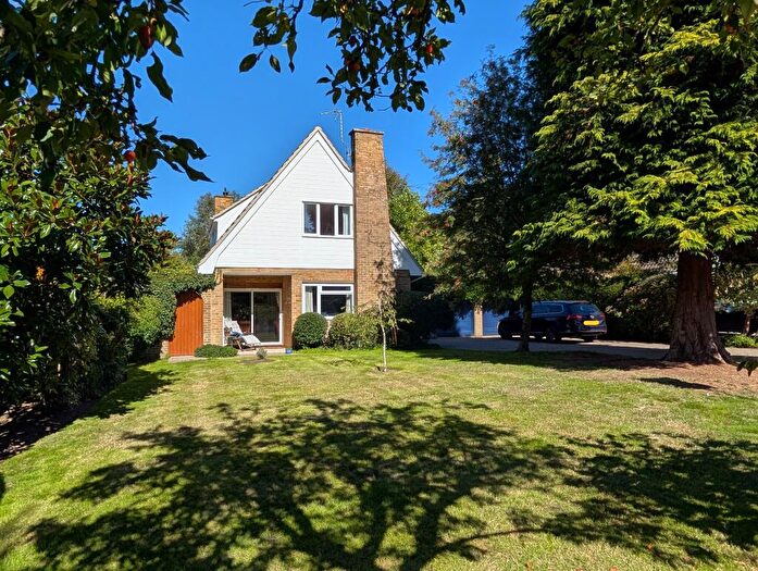 4 Bedroom Detached House For Sale In Hewshott Grove, Liphook, GU30