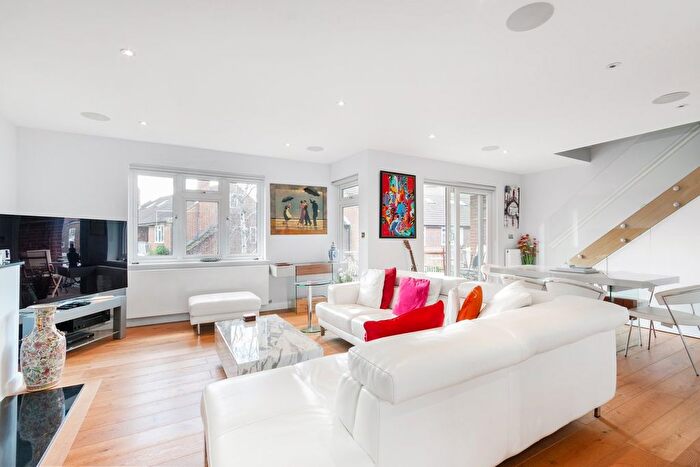 2 Bedroom Flat For Sale In Thames Village, Grove Park, Chiswick, W4