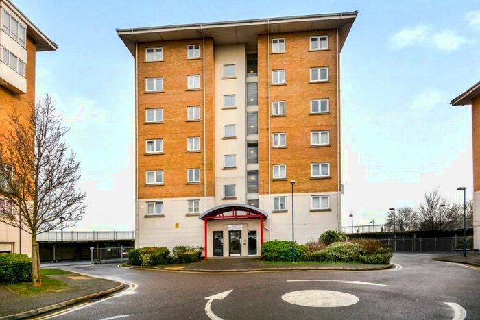 2 Bedroom Flat To Rent In Chichester Wharf, Erith, Kent, DA8