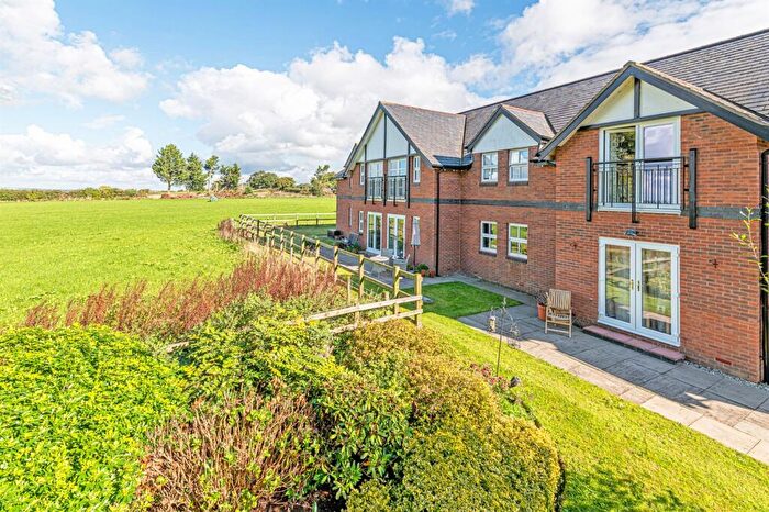 2 Bedroom Flat For Sale In Ferma Lane, Great Barrow, CH3