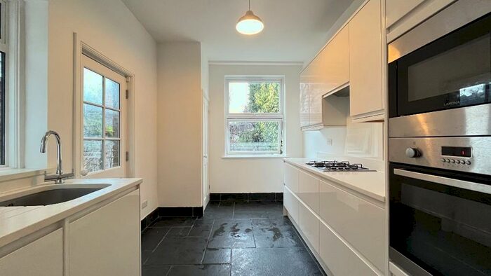 3 Bedroom Terraced House To Rent In Benhill Road, Sutton, Surrey, SM1