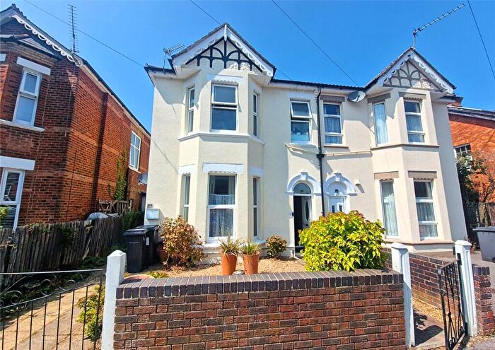 2 Bedroom Apartment For Sale In Fortescue Road, Bournemouth, Dorset, BH3