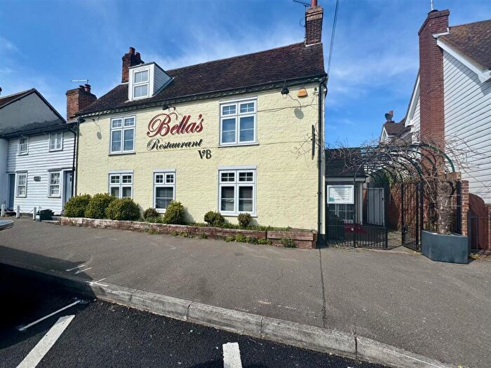 4 Bedroom Cottage For Sale In High Street, Burnham-On-Crouch, CM0