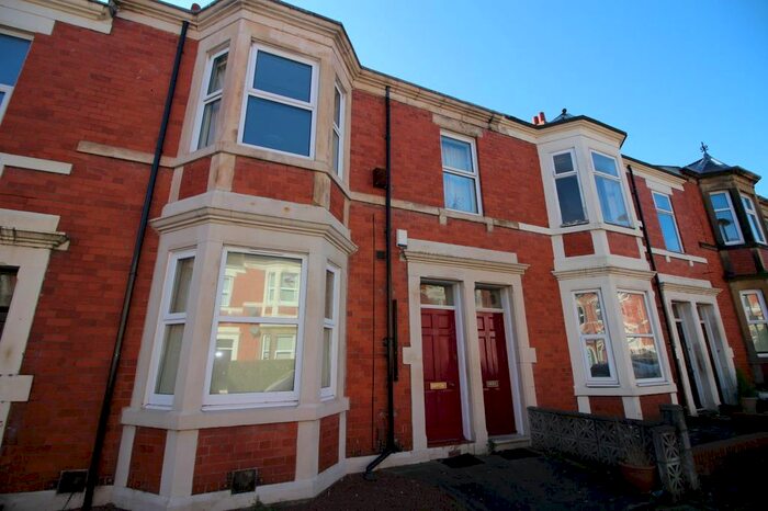 3 Bedroom Flat To Rent In Ashleigh Grove, Jesmond, Newcastle Upon Tyne, NE2