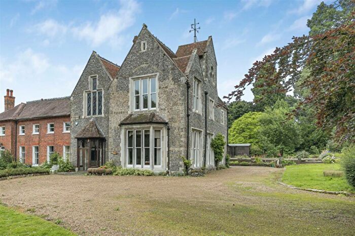5 Bedroom Character Property For Sale In Meopham Court, Meopham, Kent, DA13