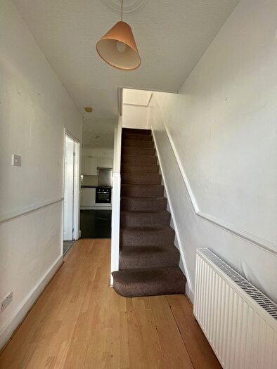 3 Bedroom Terraced House To Rent In Grosvenor Road, Dagenham, RM8