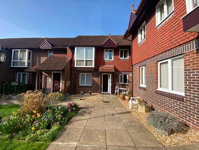 2 Bedroom Flat For Sale In Sharon Road, West End, Southampton, SO30