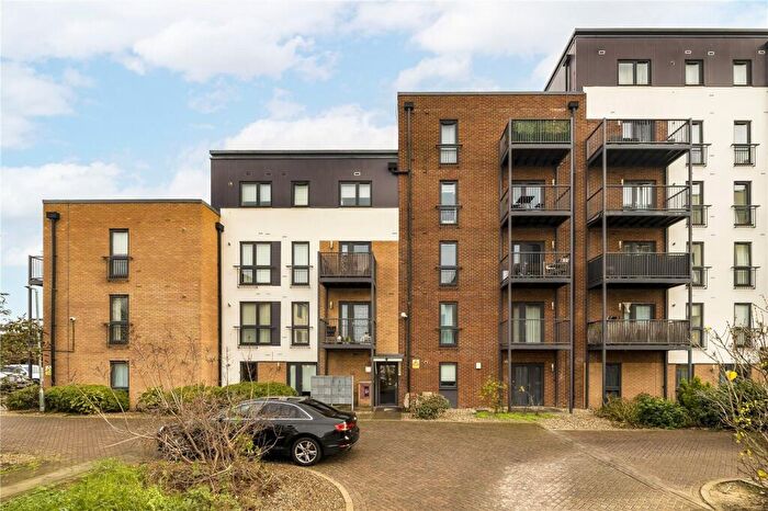 1 Bedroom Flat To Rent In Fairthorn Road, Charlton, London, SE7