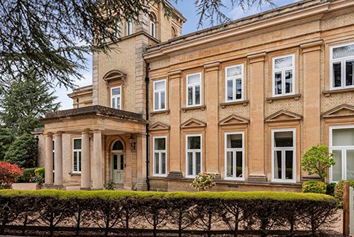 2 Bedroom Flat For Sale In Ware Park, Ware Park Manor Ware Park, SG12