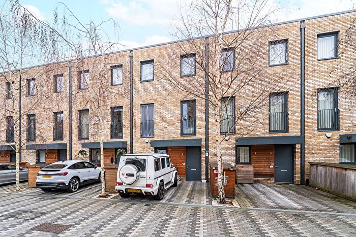 5 Bedroom Terraced House For Sale In Beatrice Place, London, SW19