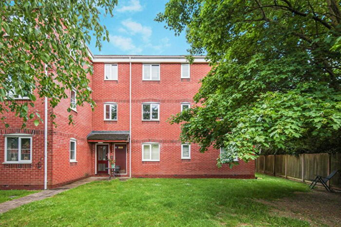 2 Bedroom Apartment For Sale In Charles Eaton Court, Bedworth, CV12