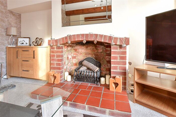 3 Bedroom Semi-detached House For Sale In Warlands Lane, Shalfleet, Newport, Isle Of Wight, PO30