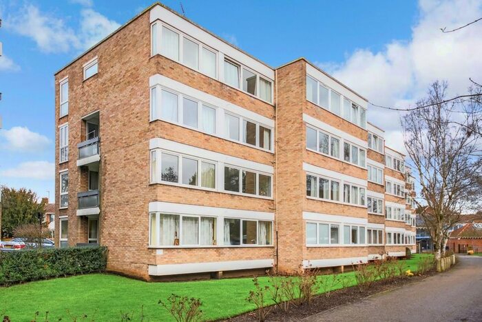 2 Bedroom Flat To Rent In Pentlands Court, Cambridge, CB4