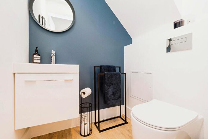 3 Bedroom Terraced House For Sale In Kempton Mews, London, London, E6