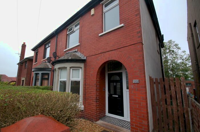 3 Bedroom Semi-Detached House To Rent In Ryson Avenue, Blackpool, FY4