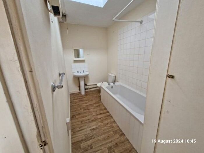 2 Bedroom Flat To Rent In Croft House, Rookery Lane, Aldridge, WS9