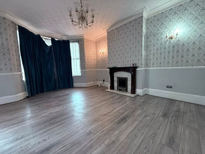 5 Bedroom Terraced House To Rent In Ilford, IG1