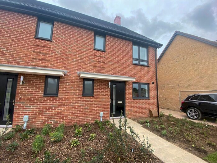 3 Bedroom Semi-Detached House To Rent In Saddleback Close, Kingsnorth, Ashford, TN25