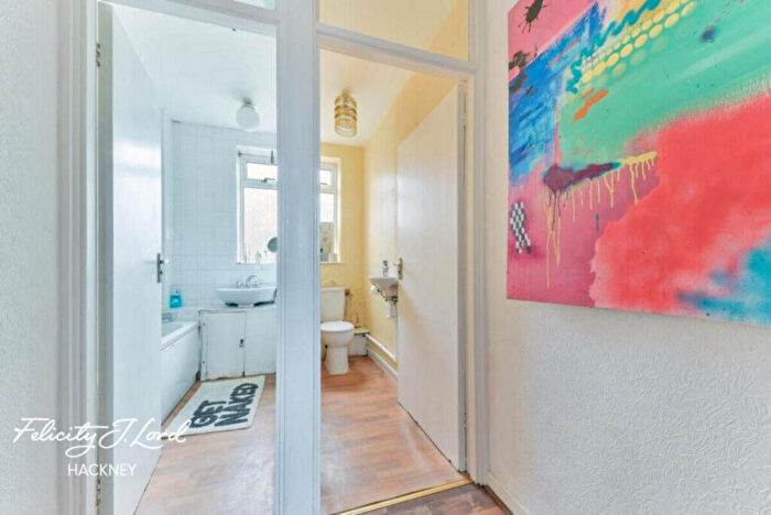 2 Bedroom Flat For Sale In Mabley Street, London, E9