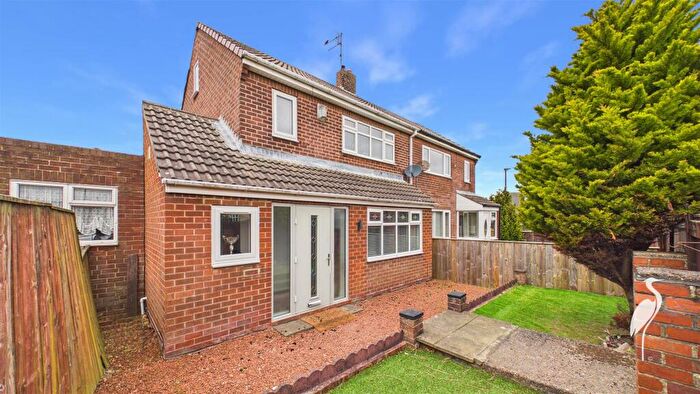 3 Bedroom Semi Detached House For Sale In Caernarvon Drive, East Herrington, Sunderland, SR3
