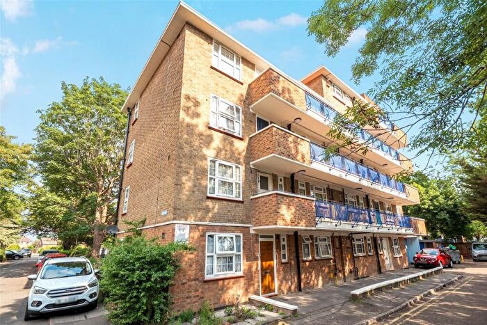 1 Bedroom Flat For Sale In London Road, Mitcham, CR4