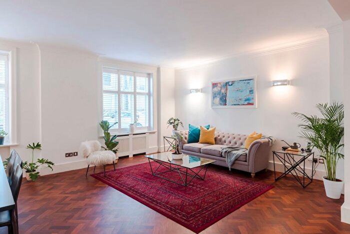 3 Bedroom Flat To Rent In Chesterfield House, Chesterfield Gardens, Mayfair, London, W1J