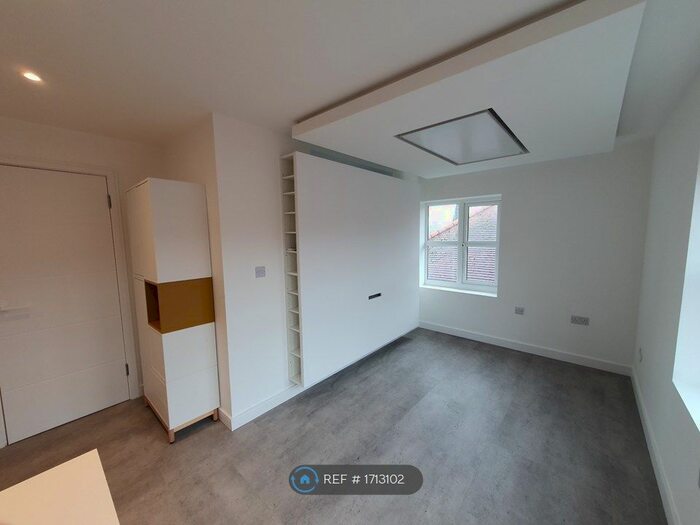 1 Bedroom Flat To Rent In Reeves Way, South Woodham Ferrers, Chelmsford, CM3