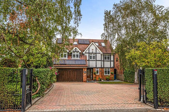6 Bedroom Detached House For Sale In Gordon Avenue, Stanmore, HA7
