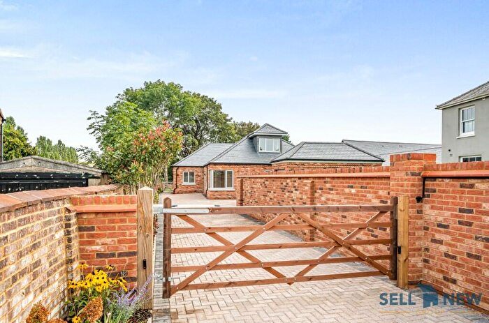 5 Bedroom Detached House For Sale In **Stunning Views & Gated, Set Across Sqft Finished To A High Specification Throughout** West Street, LU2