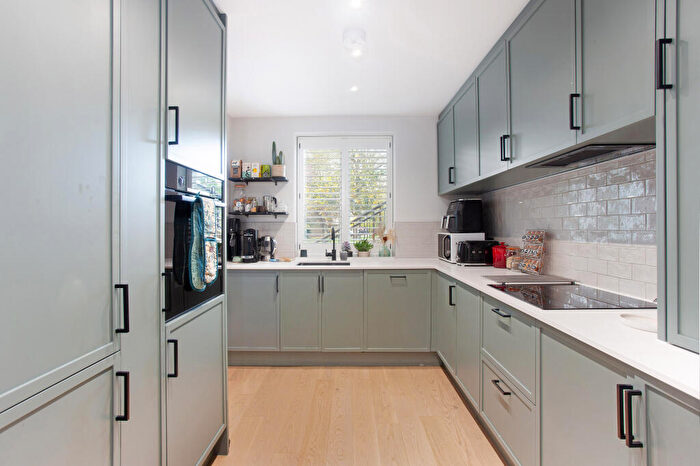 3 Bedroom Terraced House For Sale In Brandram Road, London, SE13