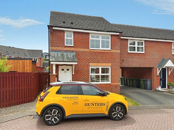 3 Bedroom Link Detached House To Rent In Millbank, Yeadon, LS19