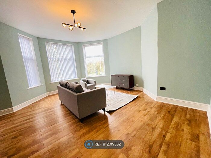 2 Bedroom Flat To Rent In Demesne Road, Manchester, M16