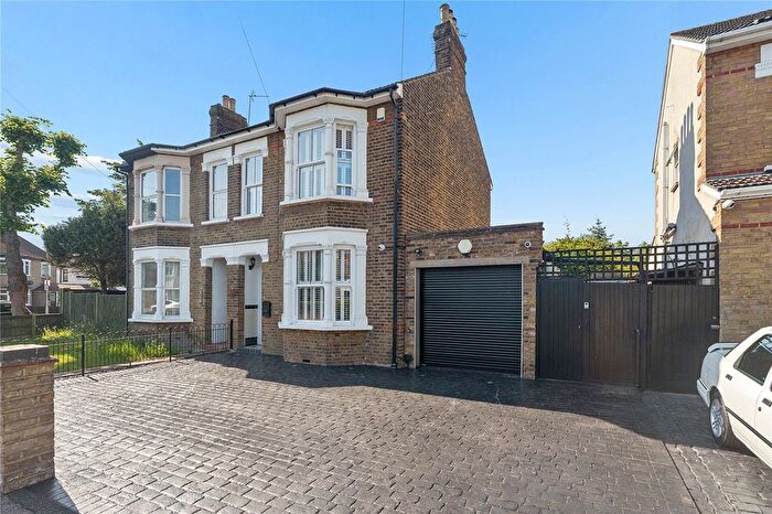4 Bedroom Semi Detached House For Sale In Brentwood Road, Romford, RM1