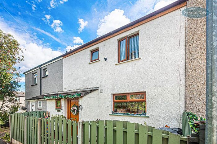 3 Bedroom Terraced House For Sale In Woodfarm Close, Stannington, Sheffield, S6