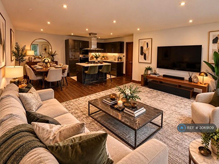 3 Bedroom Flat To Rent In Stoneham House, Croydon, CR0