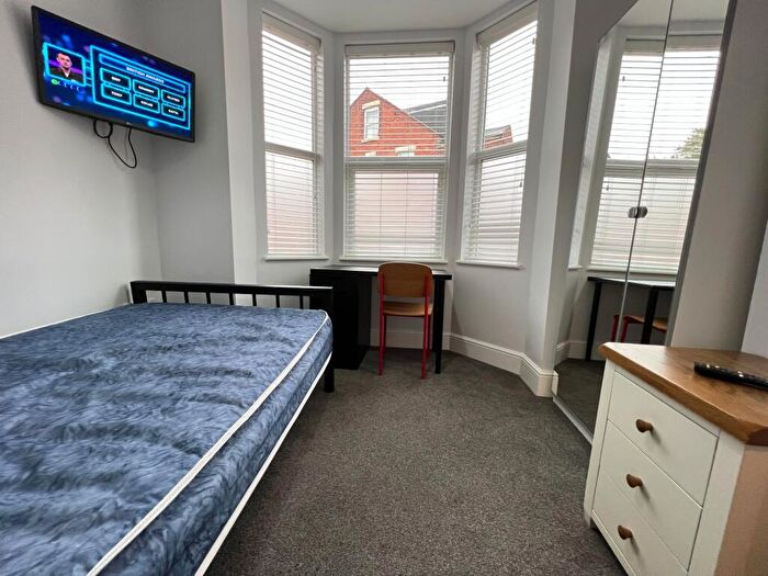 2 Bedroom Apartment To Rent In A Lees Hill Street, Nottingham, NG2