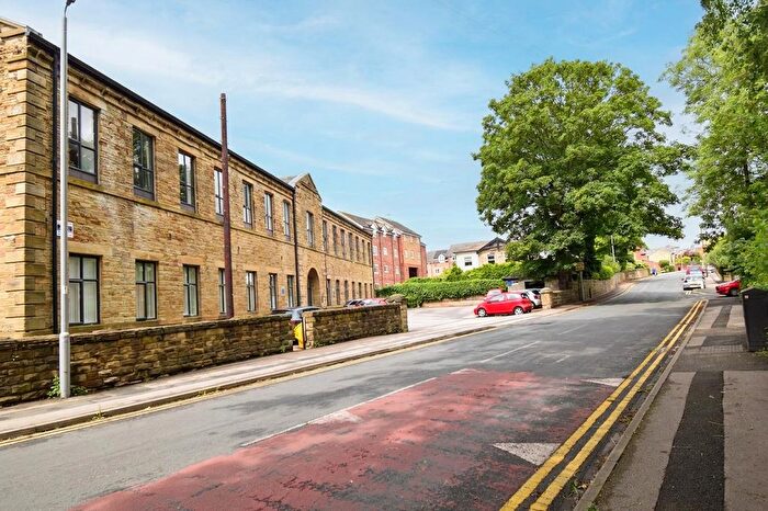 1 Bedroom Flat To Rent In Church Street, Ossett, WF5