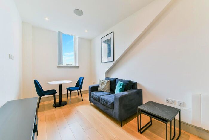 1 Bedroom Flat To Rent In Broad House, Imperial Drive, Rayners Lane, HA2