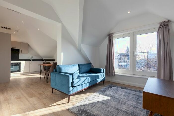 1 Bedroom Flat To Rent In Blue Boar Street, Oxford, OX1