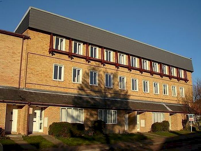 1 Bedroom Apartment To Rent In Holyoake Court, CB4