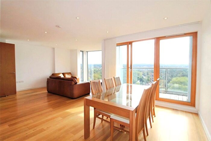2 Bedroom Apartment To Rent In Altyre Road, Croydon, CR0