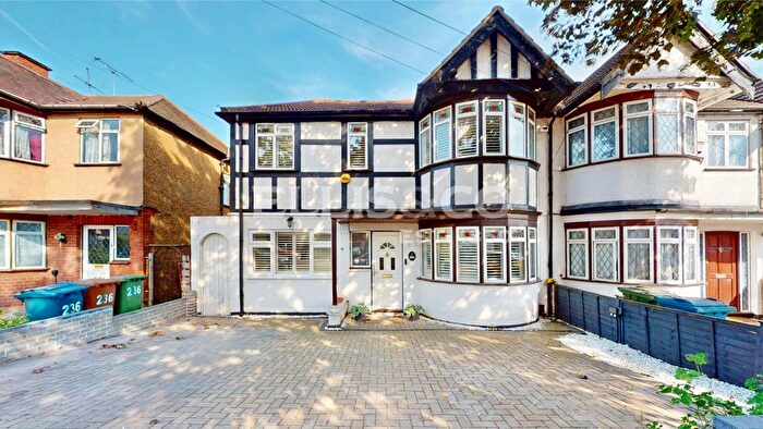 5 Bedroom Semi-Detached House To Rent In Torbay Road, Harrow, HA2