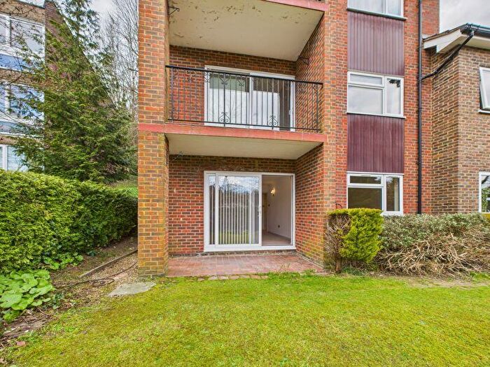 1 Bedroom Flat To Rent In Underwood Road, Caterham, CR3